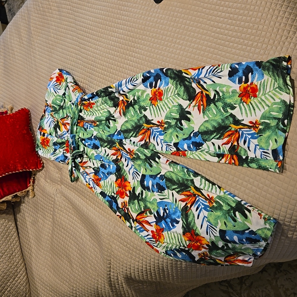 NWOT strapless tropical jumper